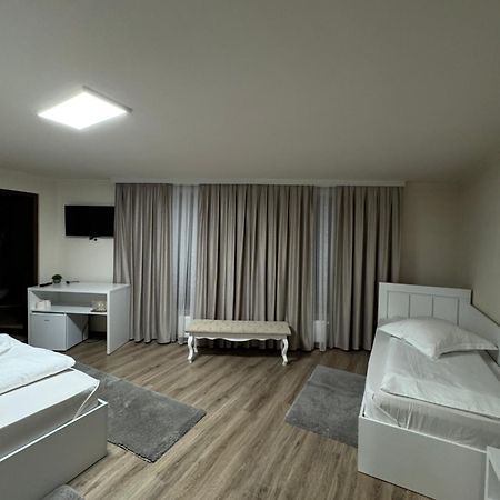 Conacul Pestera Ursilor Chiscau Екстериор снимка