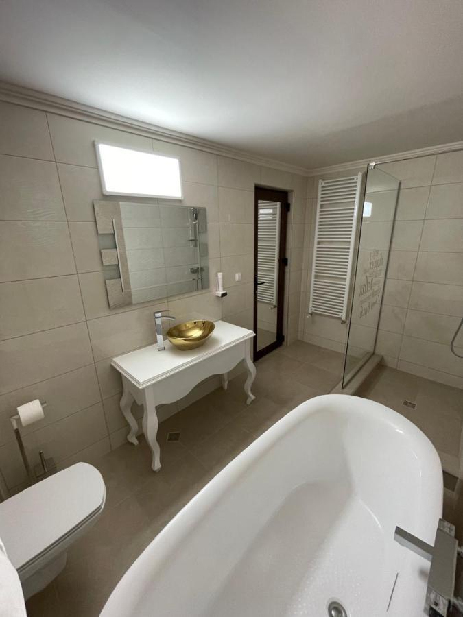 Conacul Pestera Ursilor Chiscau Екстериор снимка