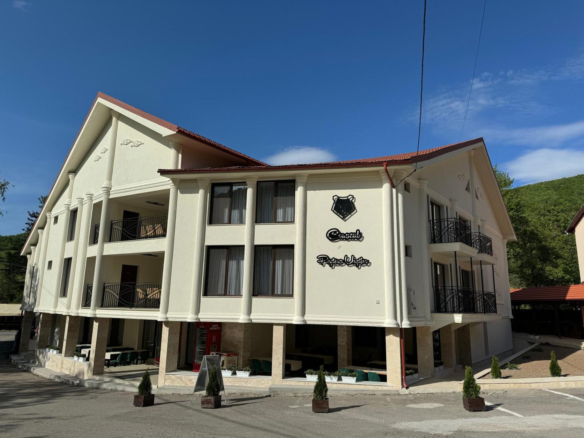 Conacul Pestera Ursilor Chiscau Екстериор снимка